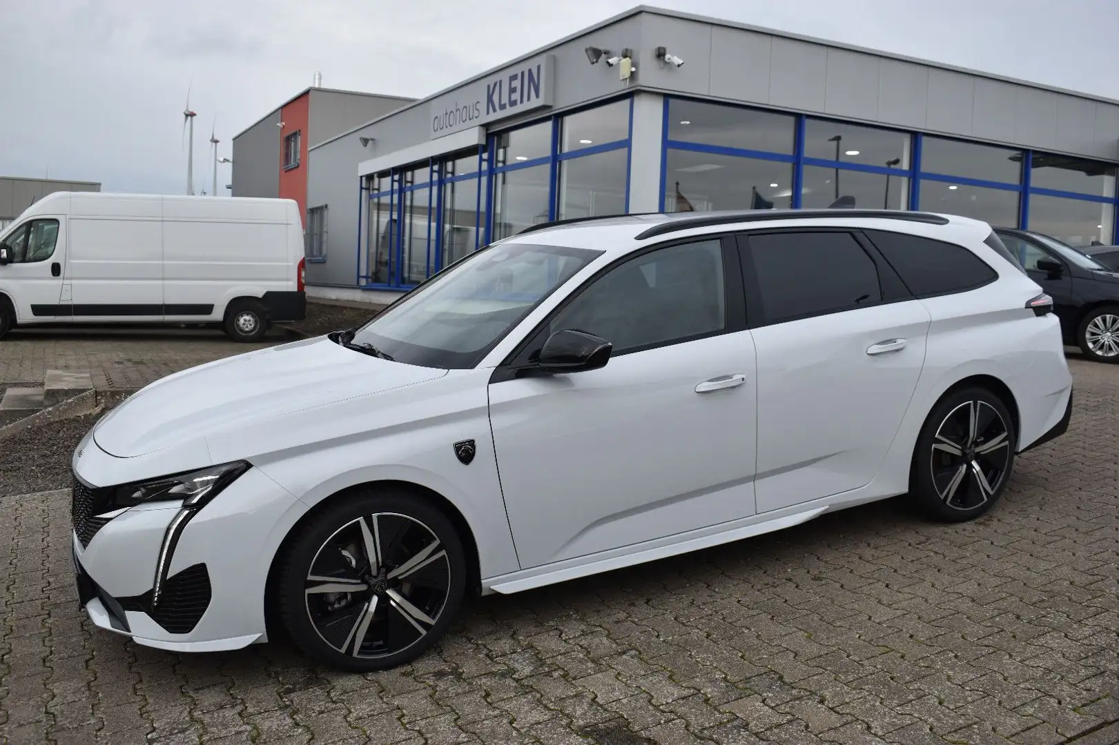 Peugeot 308 SW GT BlueHDi130 EAT8 NAVI*FOCAL*LHZ*LED*CAM Blanc - 2