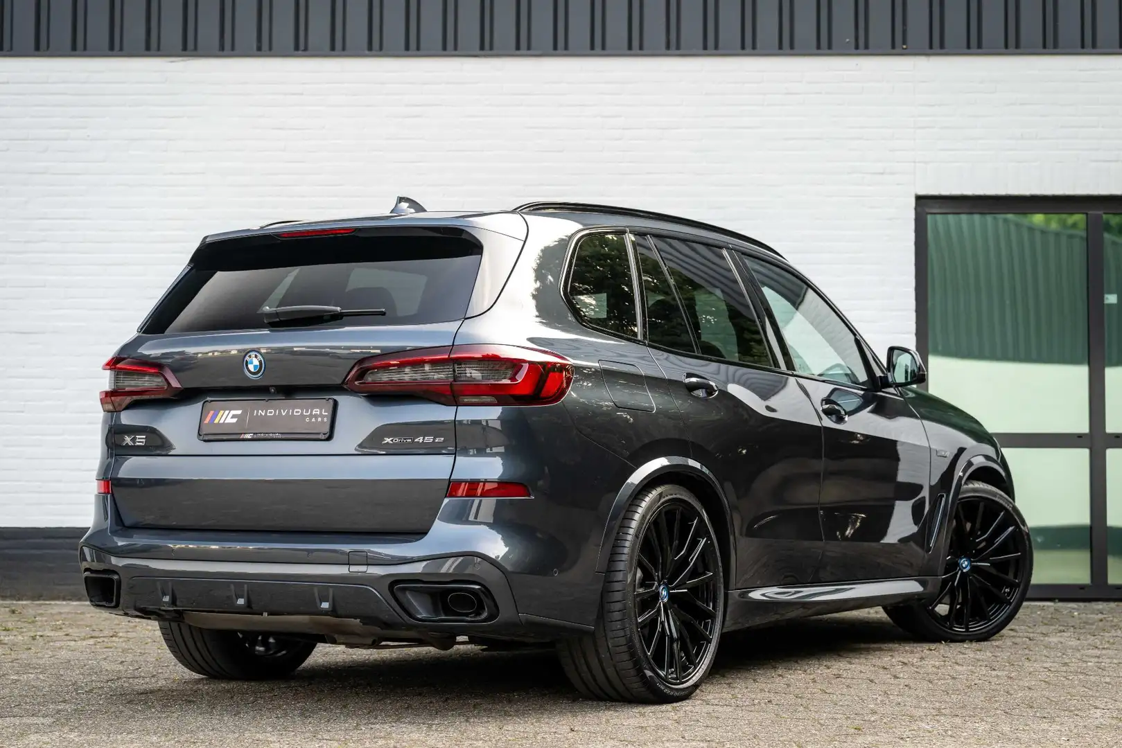 BMW X5 xDrive45e M-Sport 4-Wielsturing B&W Carbon Laser Grijs - 2
