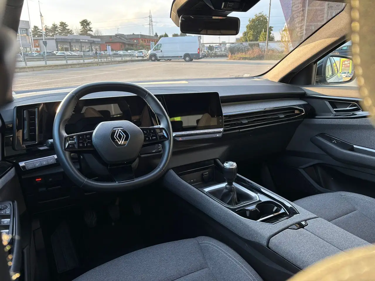 Renault Austral 2023 1.2 mild hybrid advanced 130cv Equilibre 3