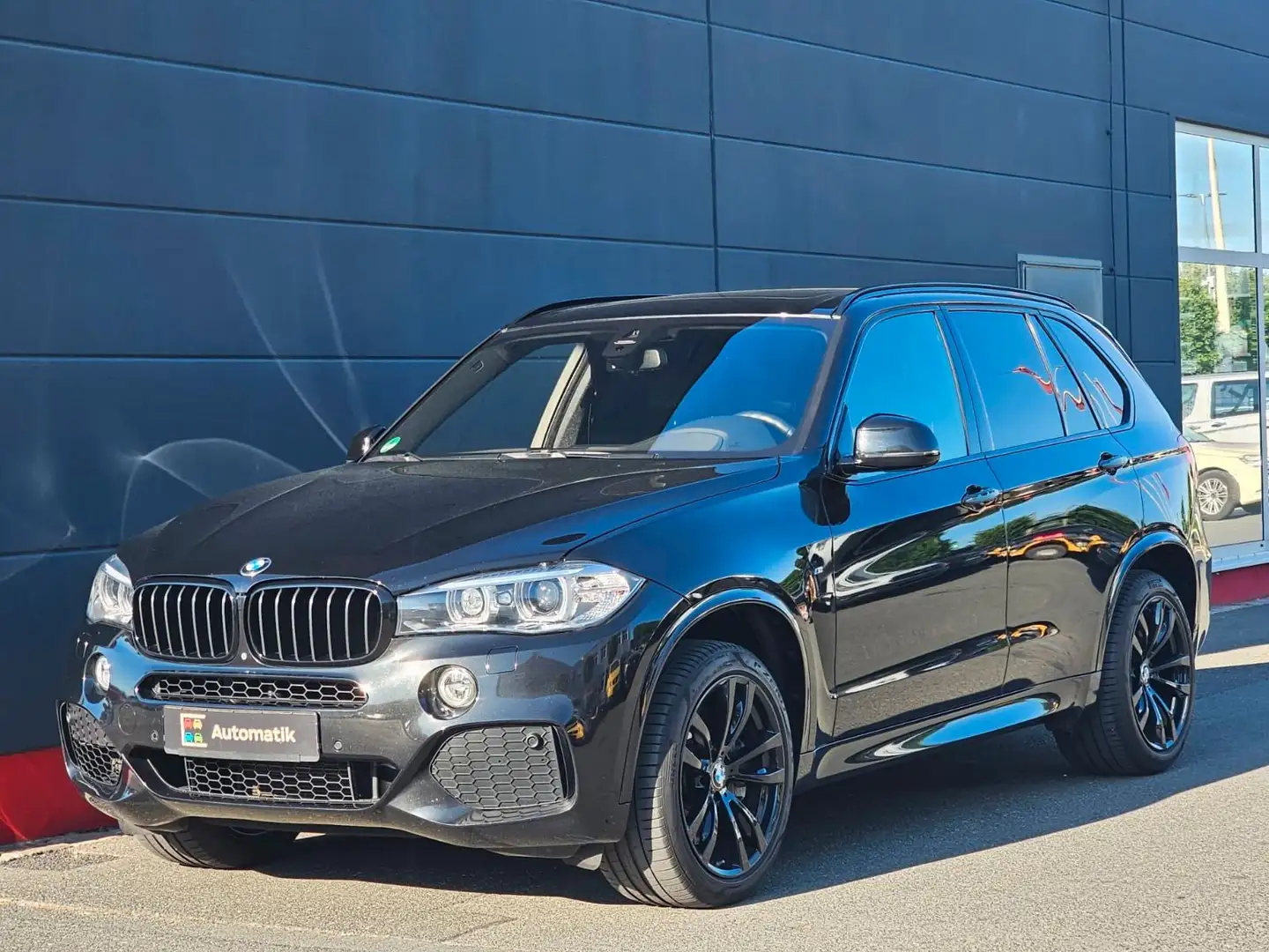 BMW X5 Baureihe X5 xDrive 50 i *Scheckheft gepflegt Schwarz - 1