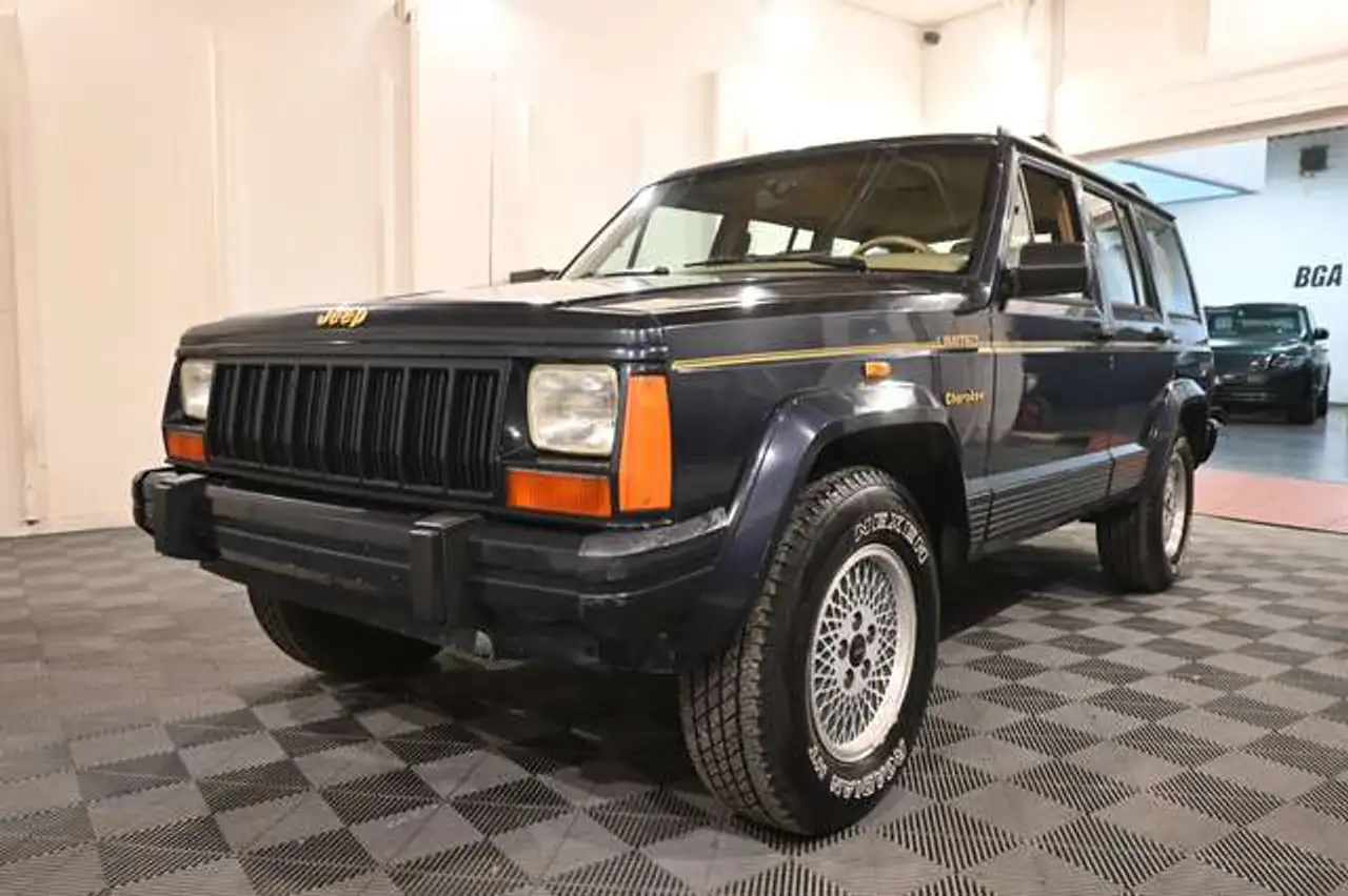 Jeep Cherokee 2.5 Turbo LIMITED / CUIR / AIRCO / CLIMATISATION / ATTELAGE, foto 7