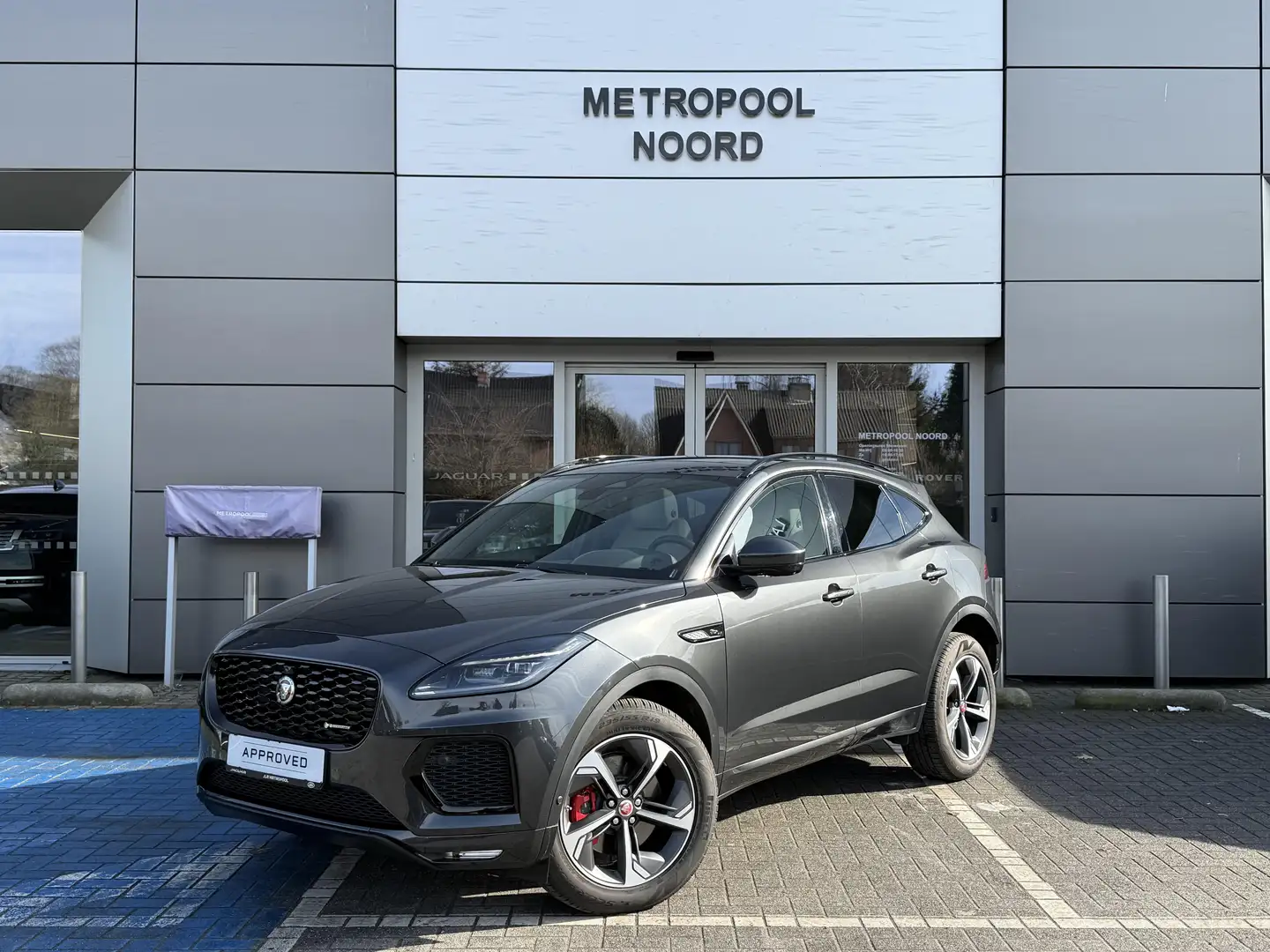 Jaguar E-Pace R-Dynamic SE AWD Grijs - 1