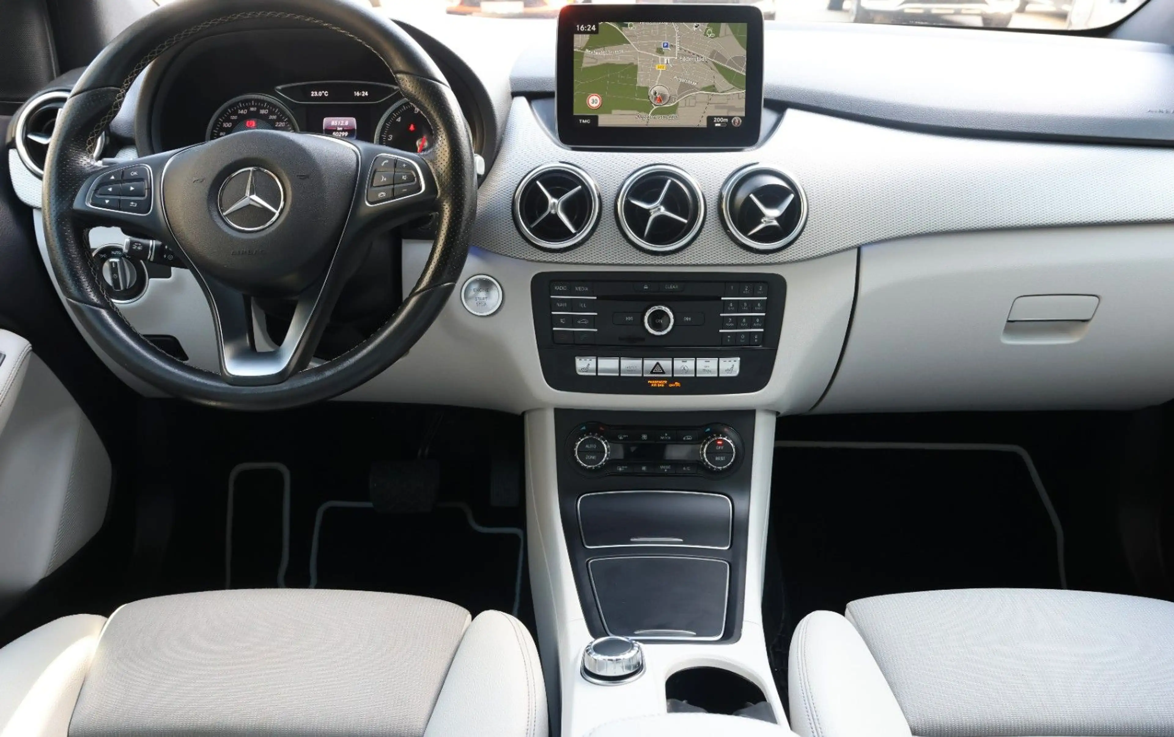 Mercedes-Benz B 220 4Matic Urb. Style Edit. Pano Spur AHK Me — photo 14