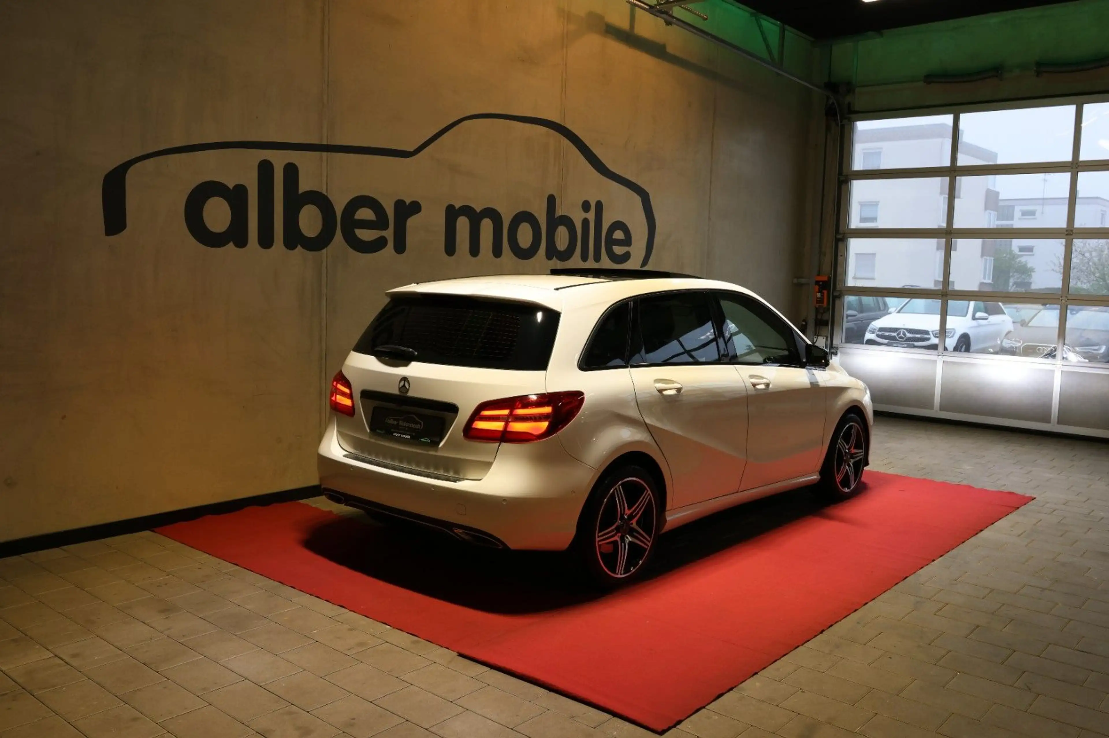 Mercedes-Benz B 220 4Matic Urb. Style Edit. Pano Spur AHK Me — photo 11