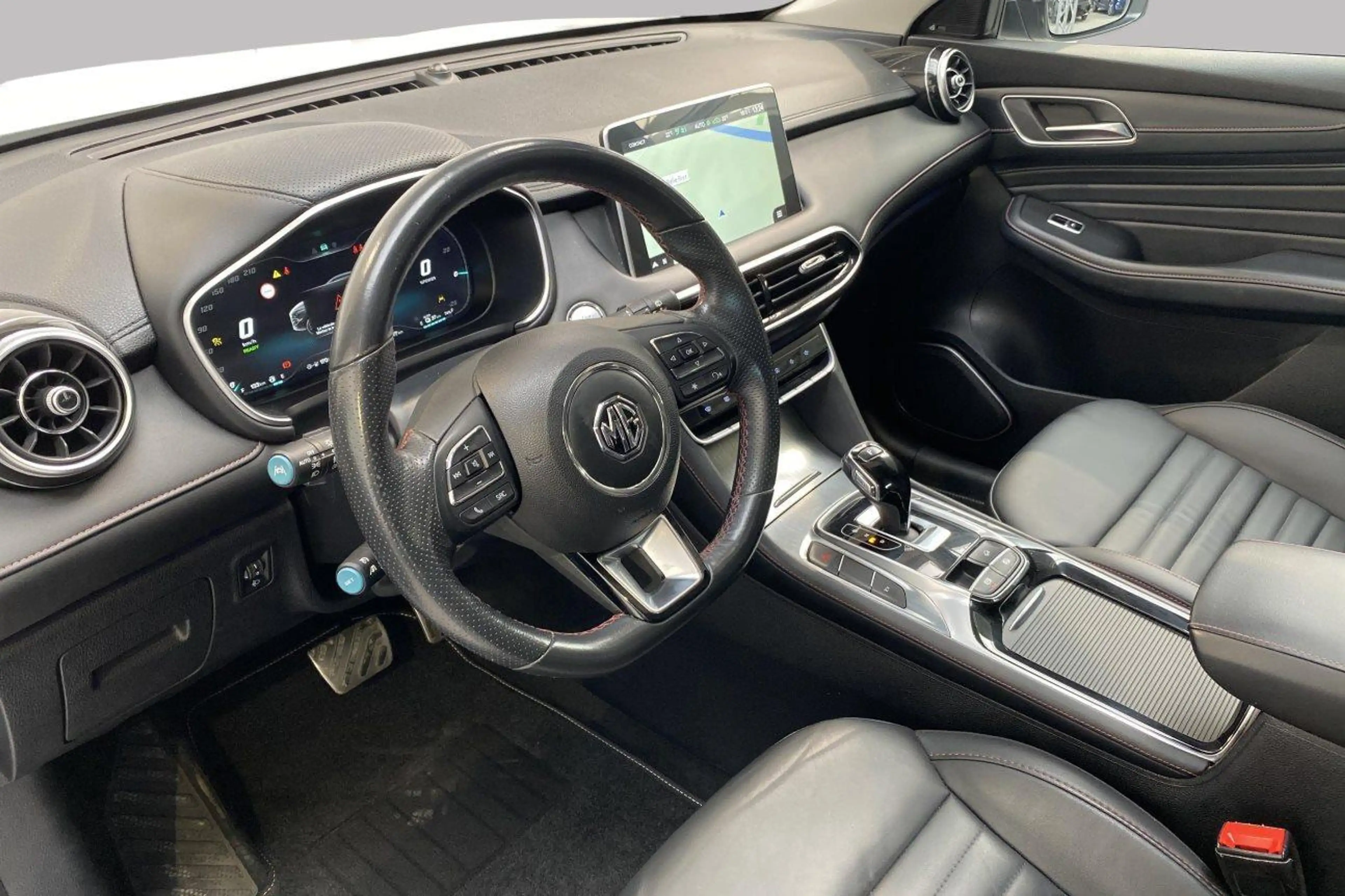 MG EHS Luxury — photo 9