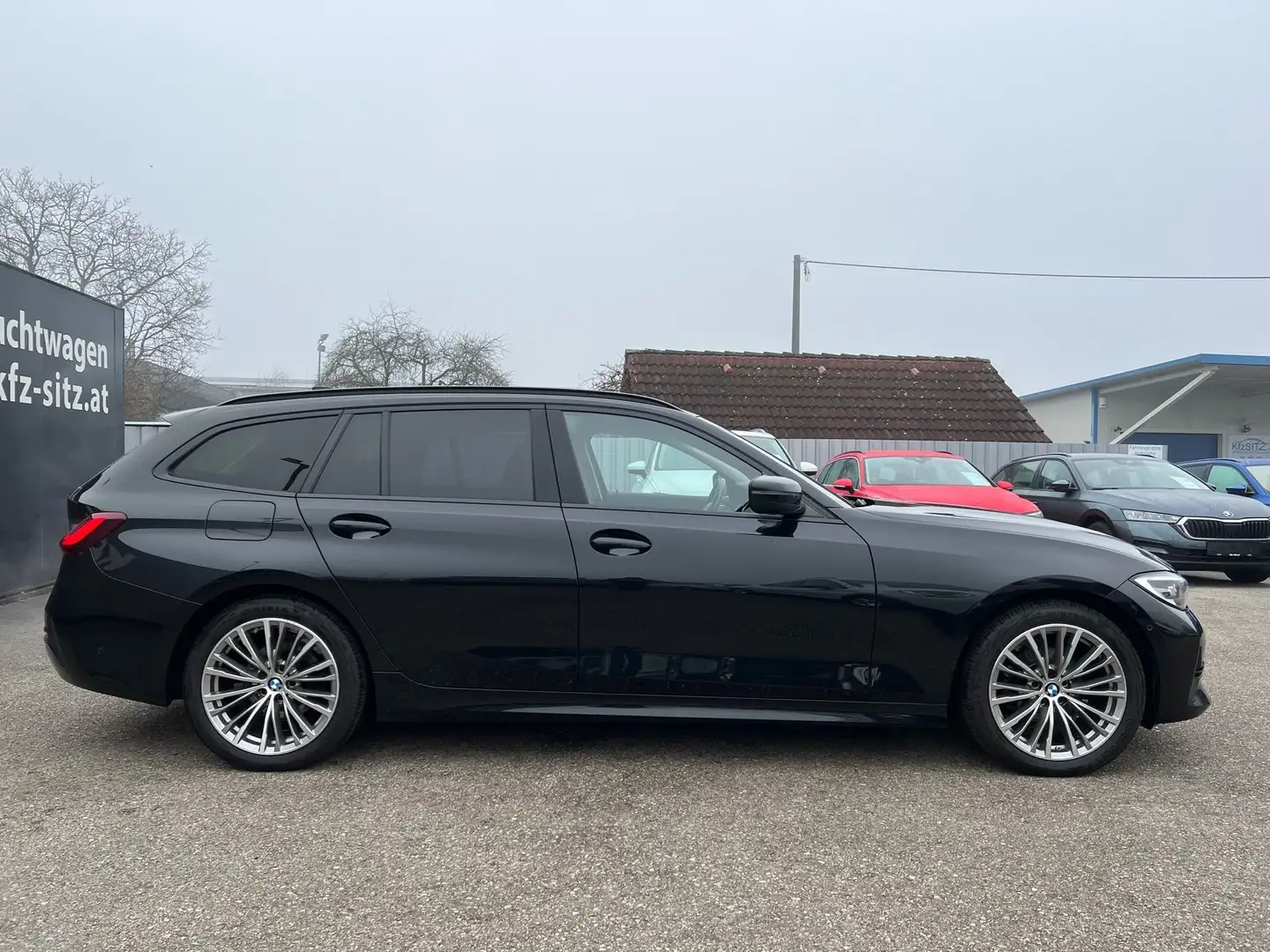 BMW 318 d Touring Aut. | ACC Schwarz - 2