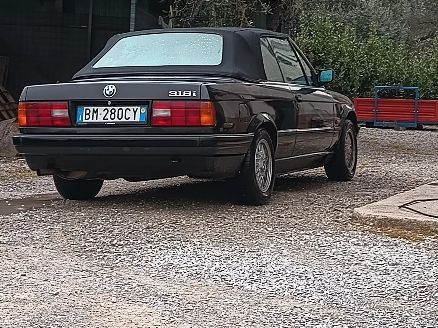 BMW 318 318i Cabrio cat. Černá - 1