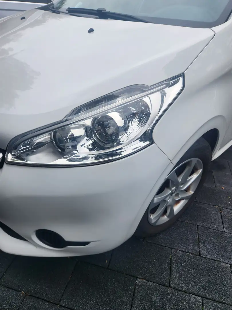 Peugeot 208 Active Weiß - 2