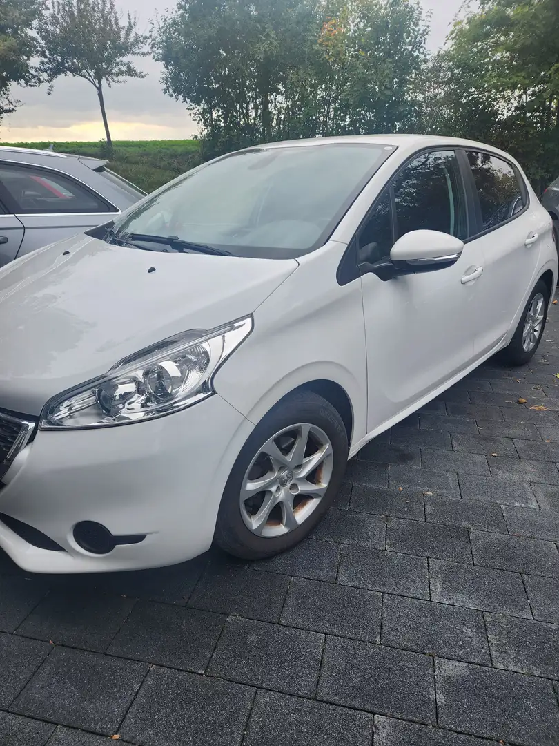 Peugeot 208 Active Weiß - 1