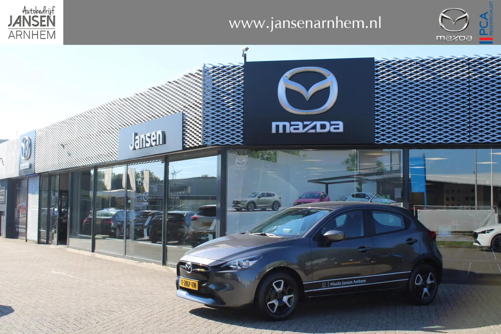Mazda 2 1.5 e-SkyActiv-G 90 Centre-Line C&C Pack, Demovoor Grijs - 1