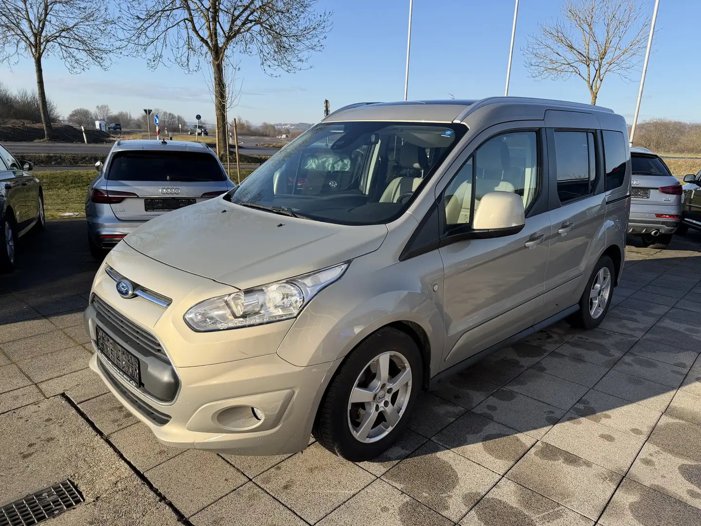 Ford Tourneo Connect Titanium Beige - 2