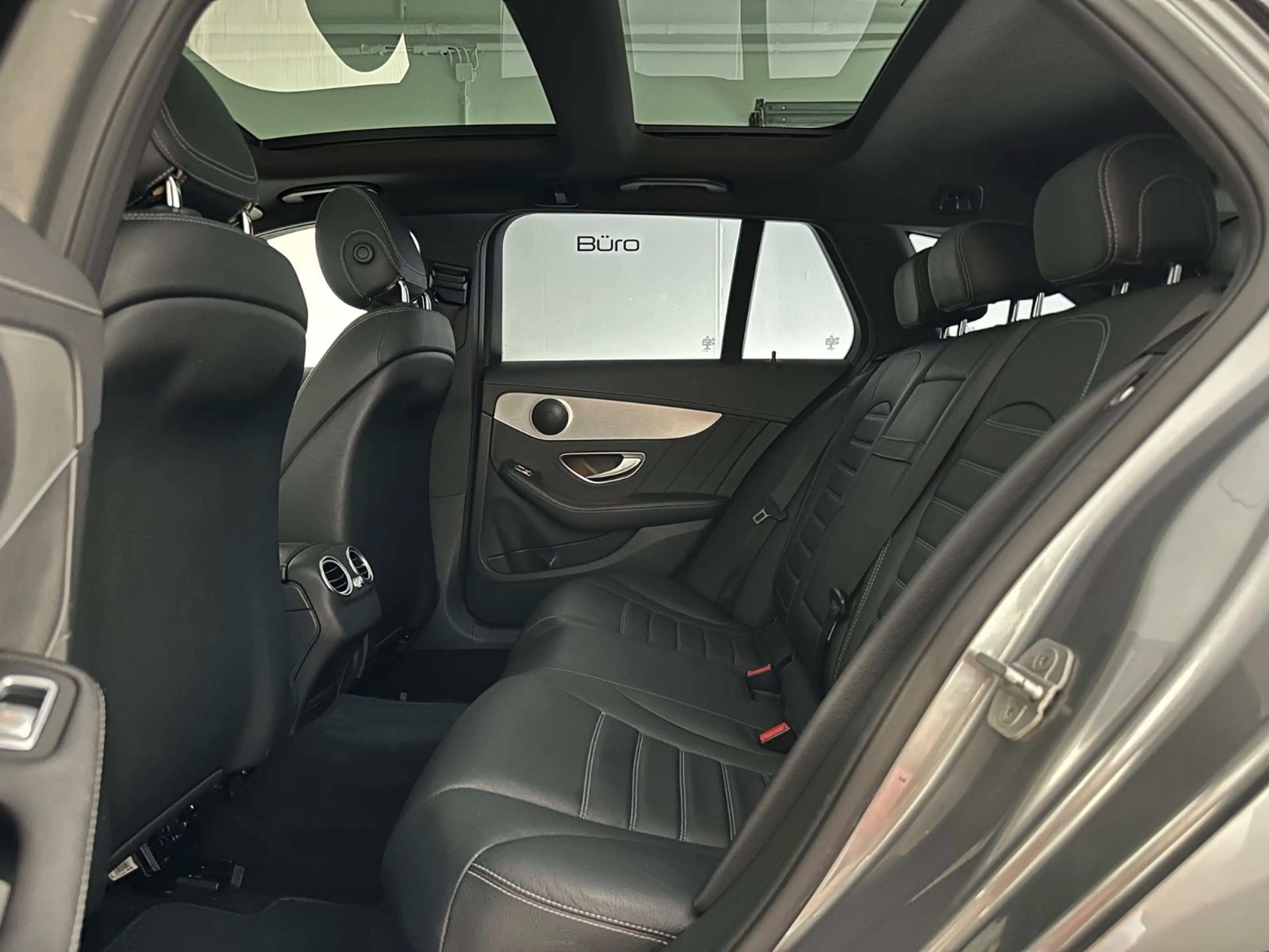 Mercedes-Benz C 250 BT/AMG/2.Hand/Pano./Distronic+/LED/Kamera — photo 9