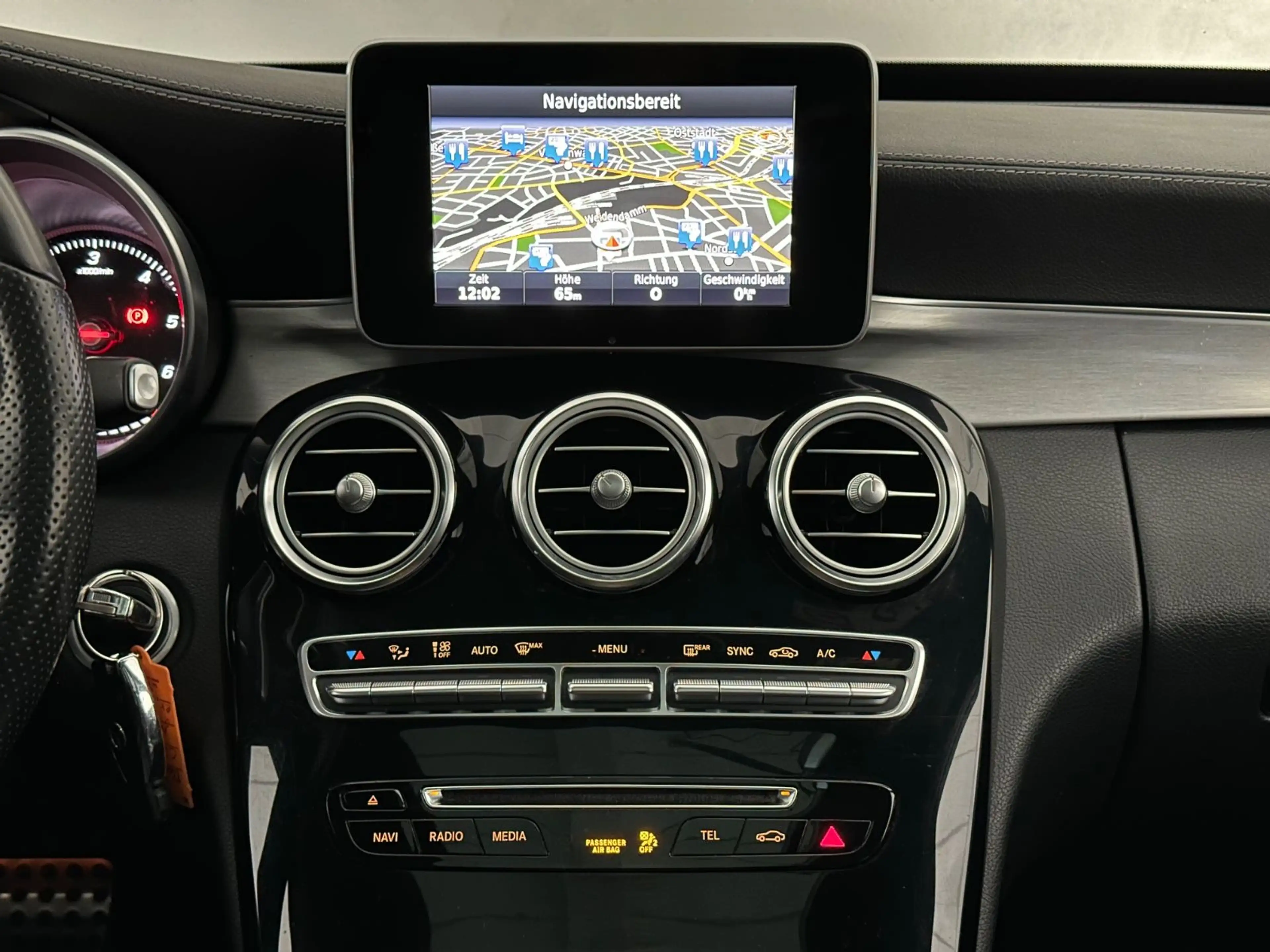 Mercedes-Benz C 250 BT/AMG/2.Hand/Pano./Distronic+/LED/Kamera — photo 24
