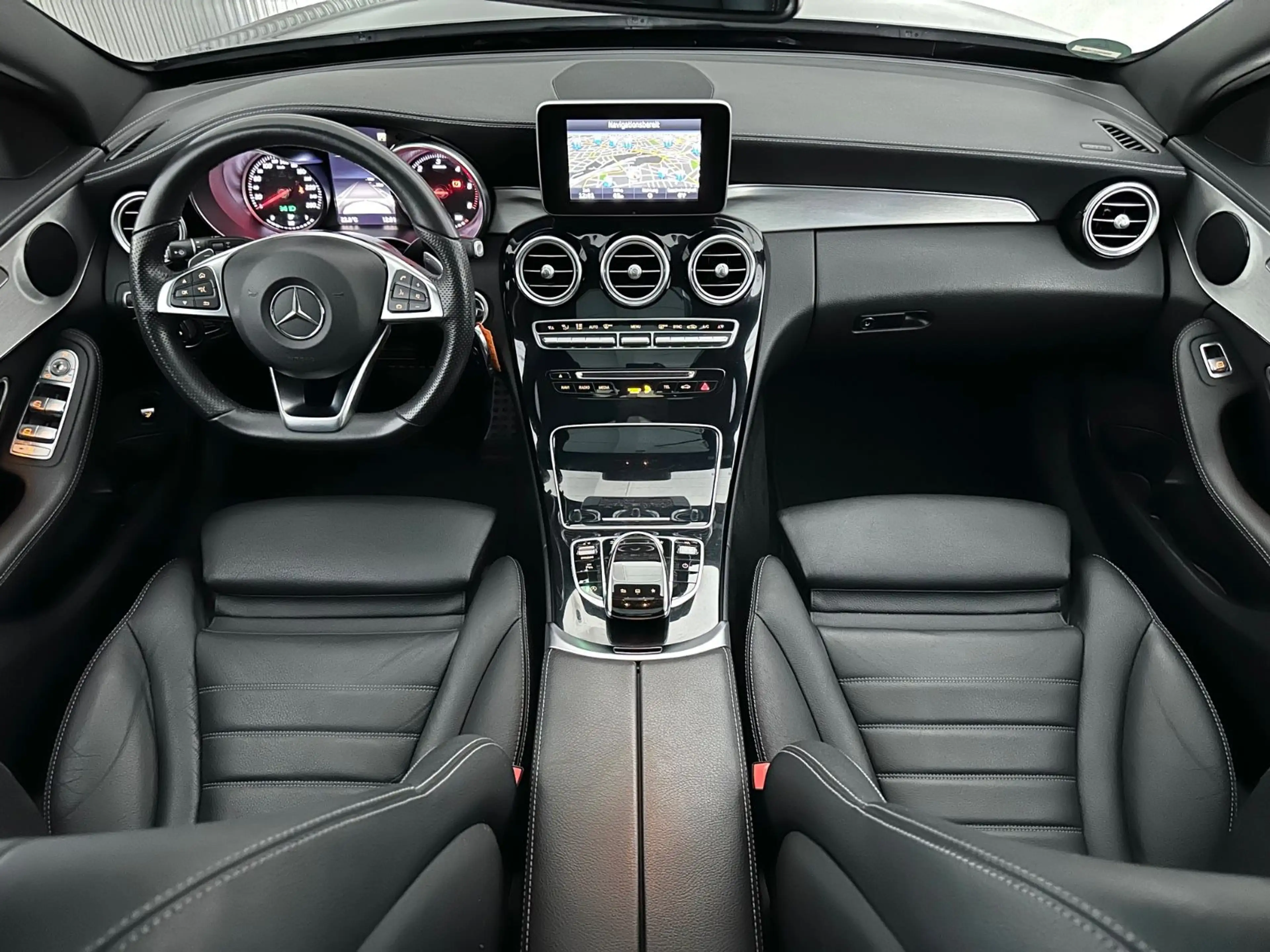 Mercedes-Benz C 250 BT/AMG/2.Hand/Pano./Distronic+/LED/Kamera — photo 12