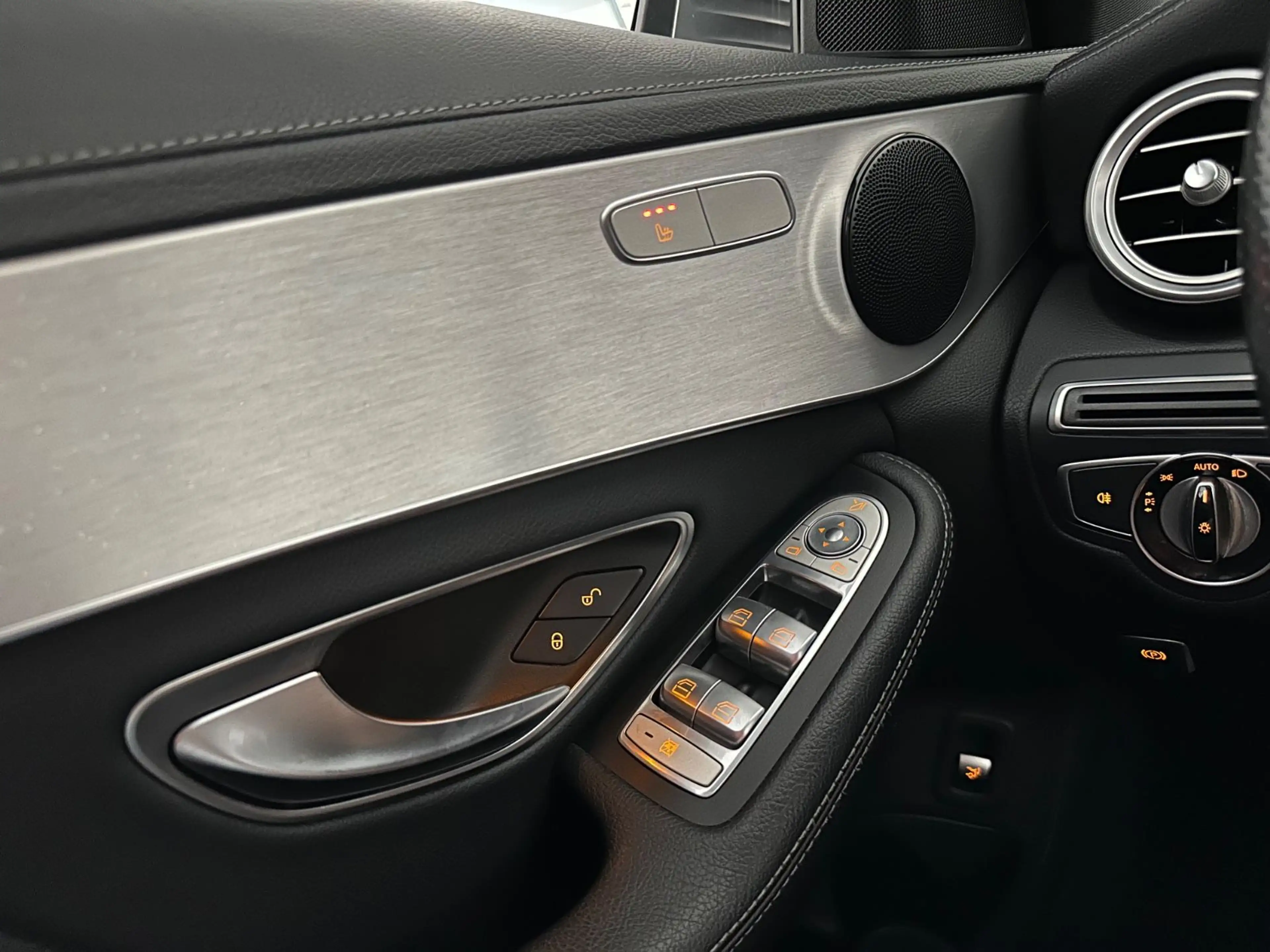 Mercedes-Benz C 250 BT/AMG/2.Hand/Pano./Distronic+/LED/Kamera — photo 17
