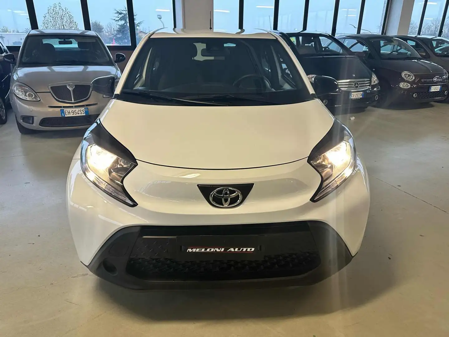 Toyota Aygo X 1.0 VVT-i 72 CV 5 porte Active S-CVT Wit - 2