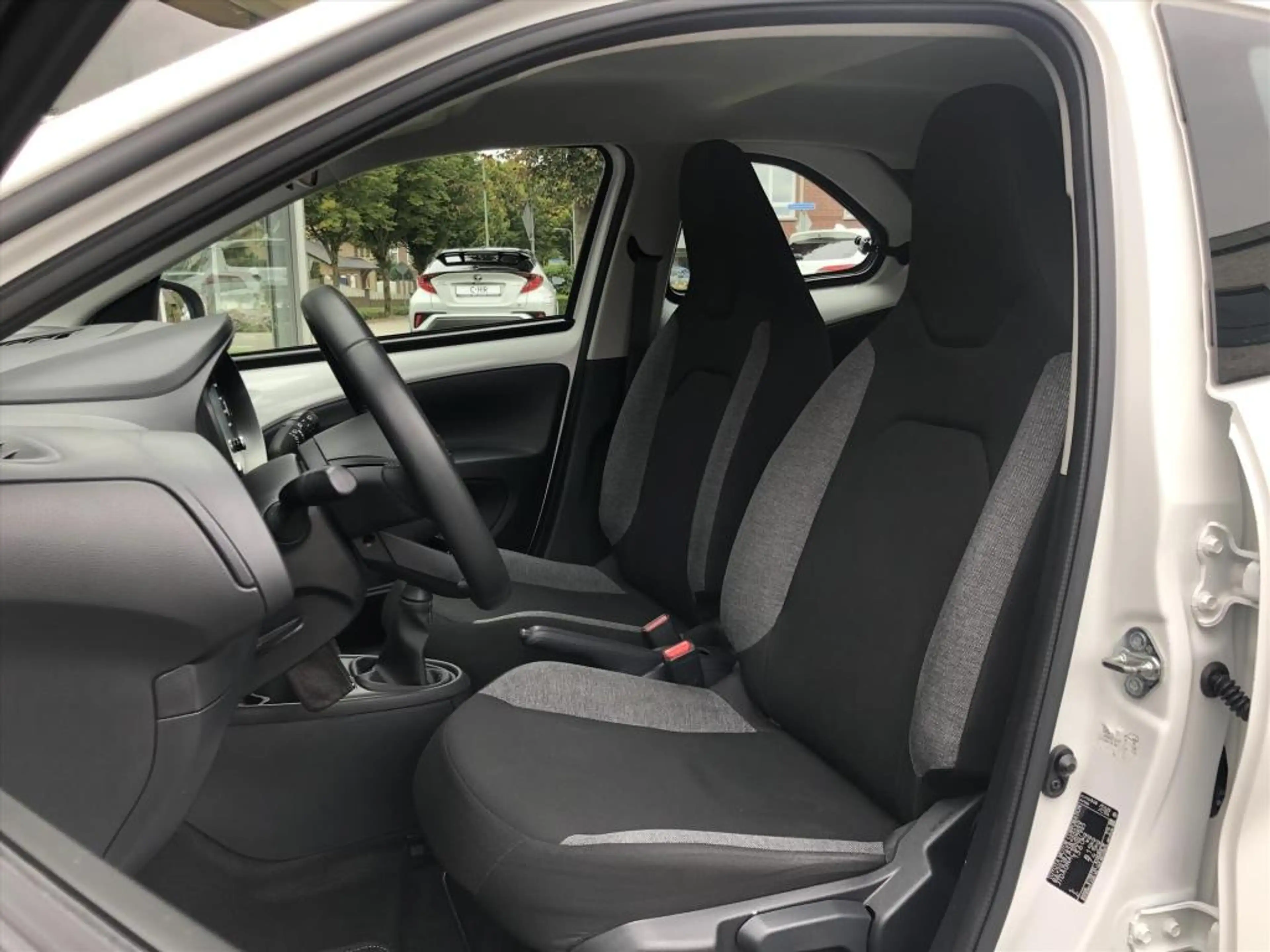 Toyota Aygo X 1.0 VVT-i First | Apple CarPlay/Android Auto, Lich — photo 13