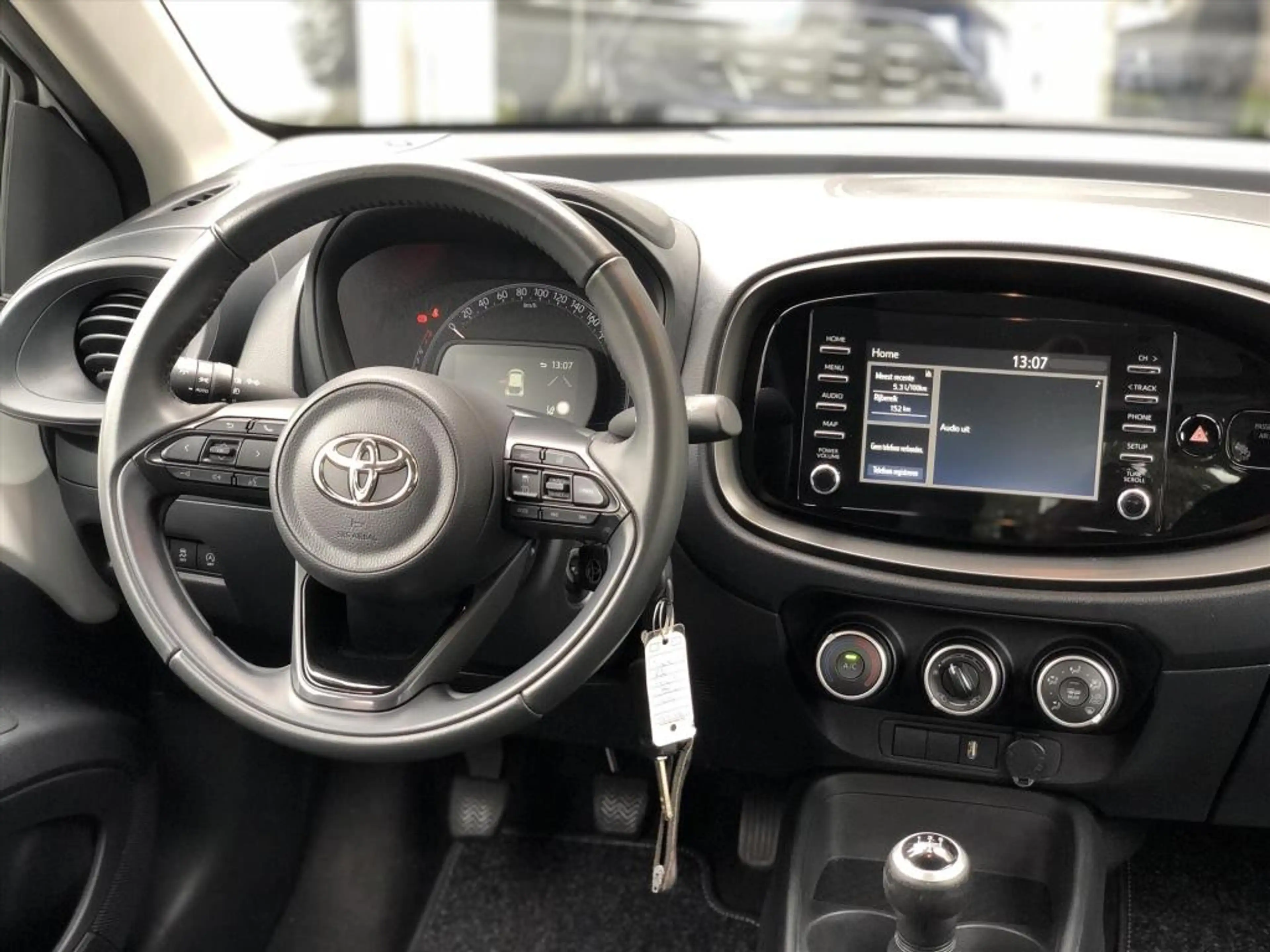 Toyota Aygo X 1.0 VVT-i First | Apple CarPlay/Android Auto, Lich — photo 11