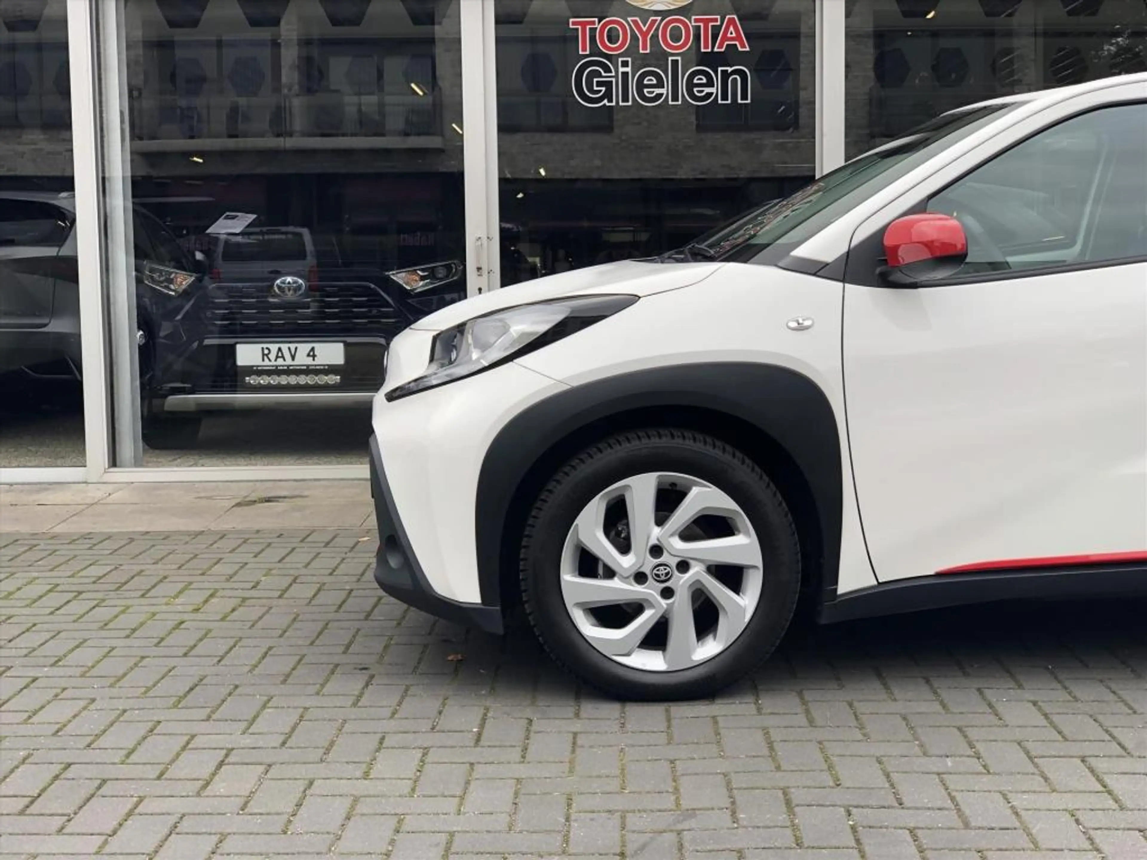 Toyota Aygo X 1.0 VVT-i First | Apple CarPlay/Android Auto, Lich — photo 6