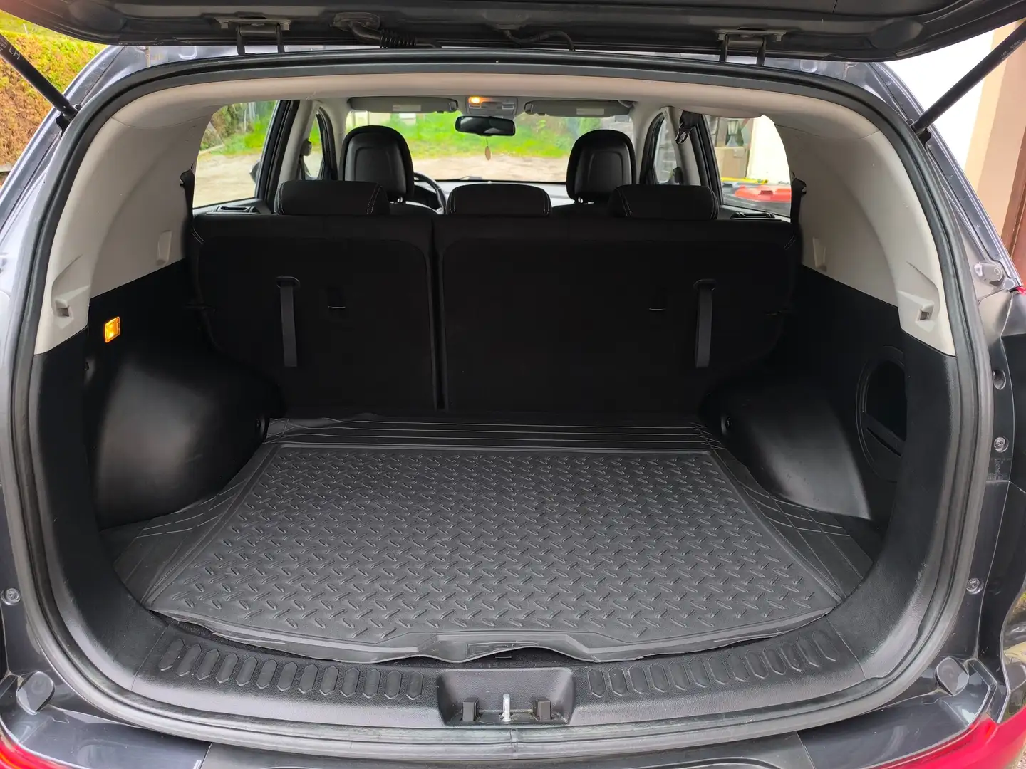 Kia Sportage Sportage Motion 2,0 CRDi 2WD Motion Grau - 1