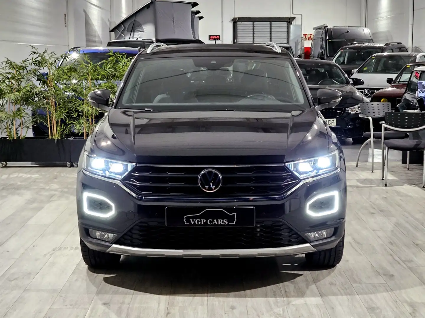 Volkswagen T-Roc 1.5 TSI Sport DSG7 Negro - 2
