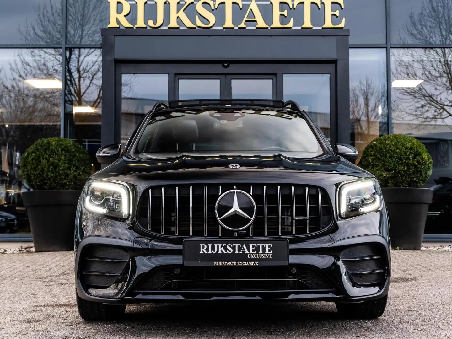 Mercedes-Benz GLB 35 AMG 4MATIC Premium|PANO|BURMESTER|HEAD-UP Noir - 2