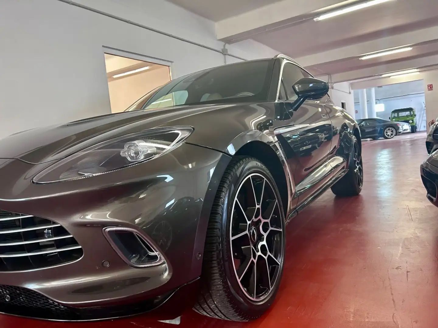 Aston Martin DBX 4.0 AWD Aut. Marrón - 2