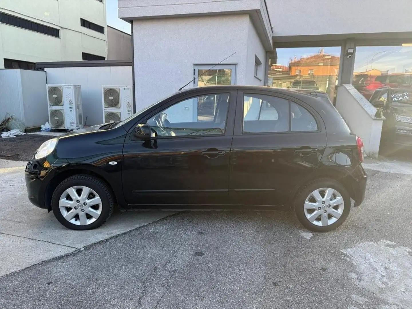 Nissan Micra 1.2 12V 5 porte Tekna Noir - 2