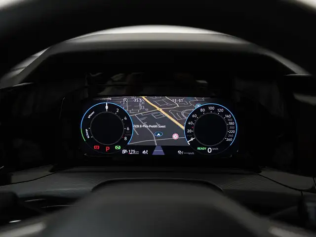Volkswagen Golf view 10