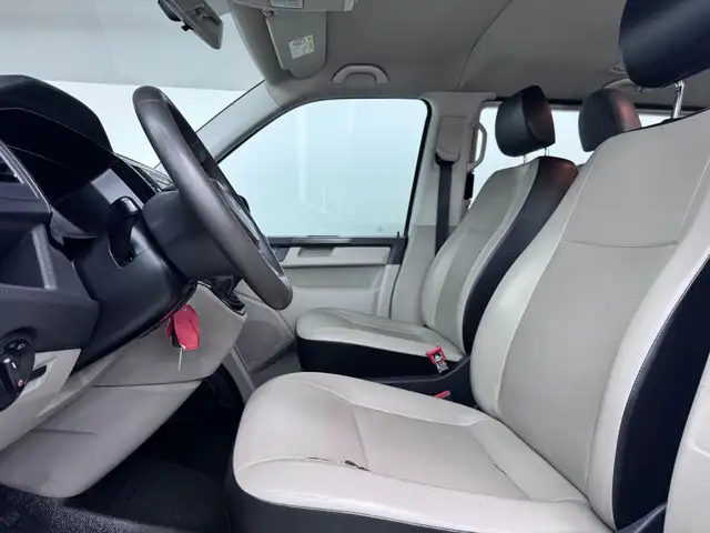 Volkswagen Transporter view 8