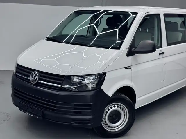 Volkswagen Transporter view 3