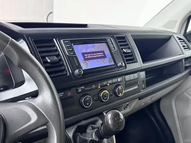 Volkswagen Transporter view 12