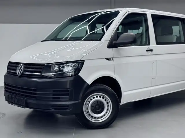 Volkswagen Transporter view 2