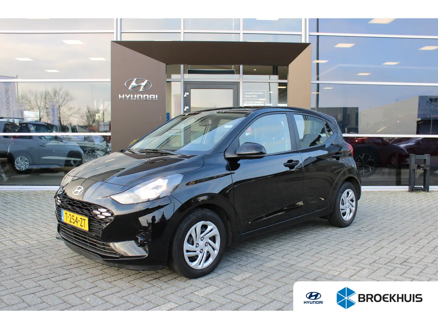 Hyundai i10 1.0 Comfort | Cruise control | DAB | Airco | Boord Noir - 1
