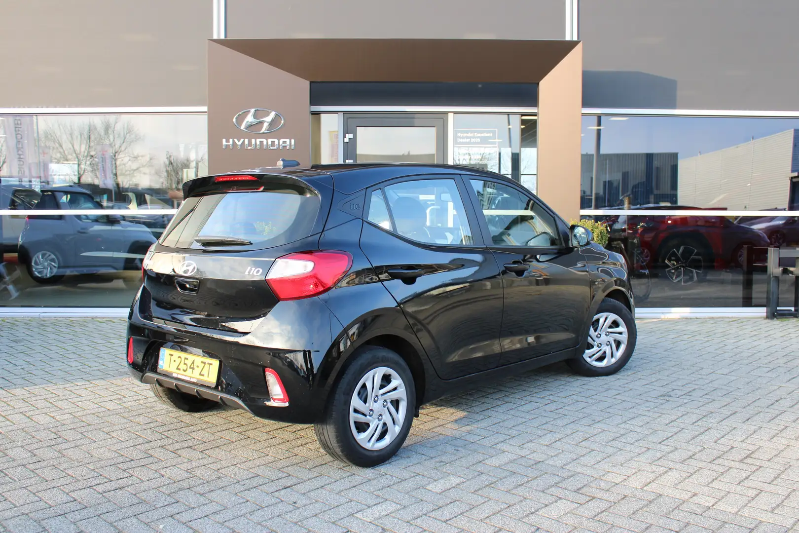 Hyundai i10 1.0 Comfort | Cruise control | DAB | Airco | Boord Noir - 2
