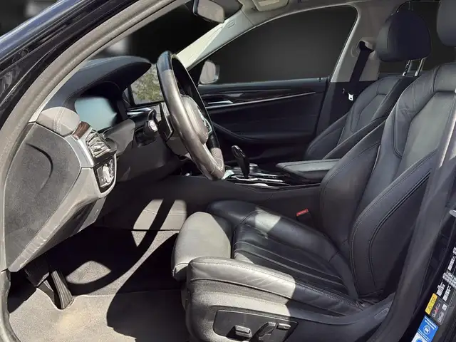 BMW 5 Series view 14