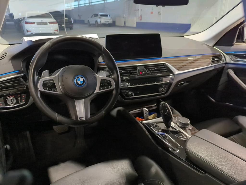 BMW 530 e xDrive Luxury Line Sdach*HUD*AHK*Kamera*Le — photo 7