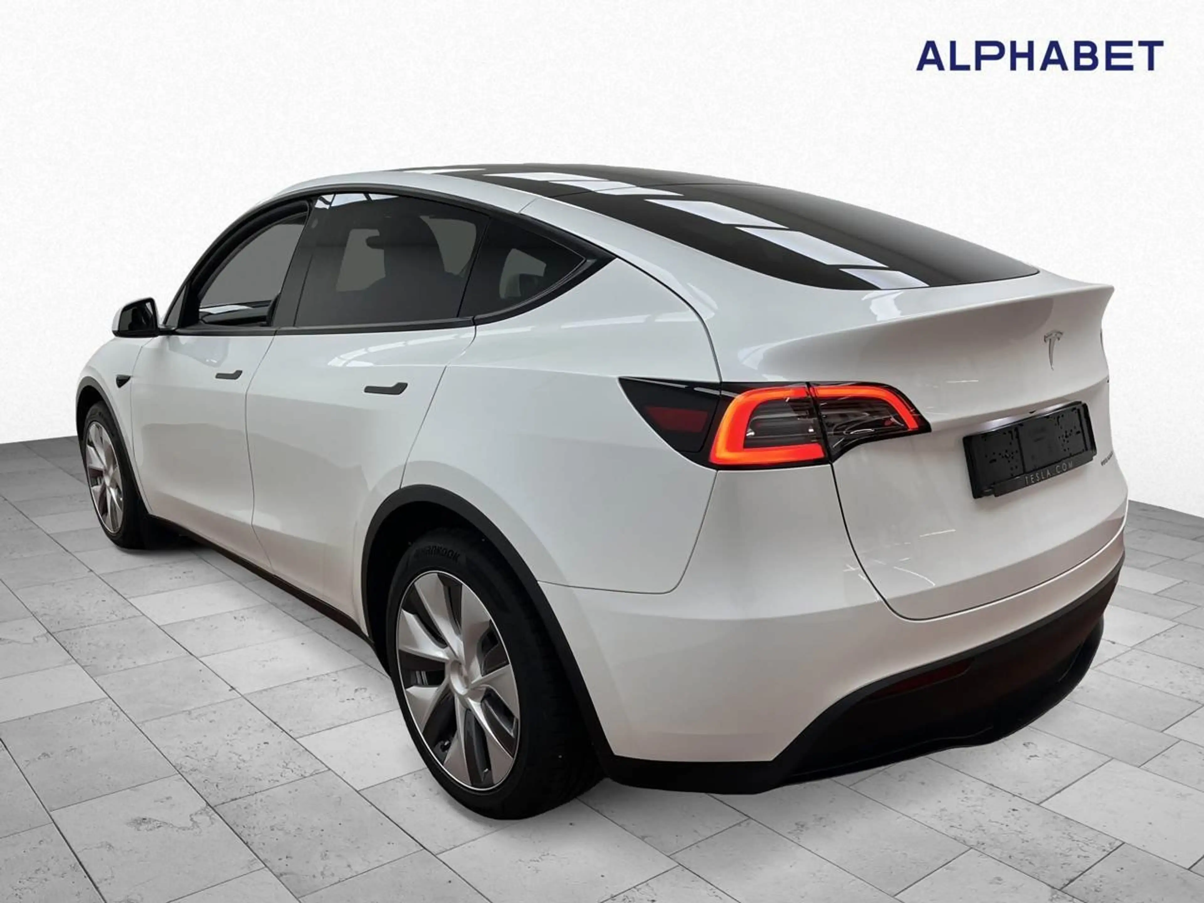 Tesla Model Y Dual Maximale Reichweite Dual AWD Pano — photo 7