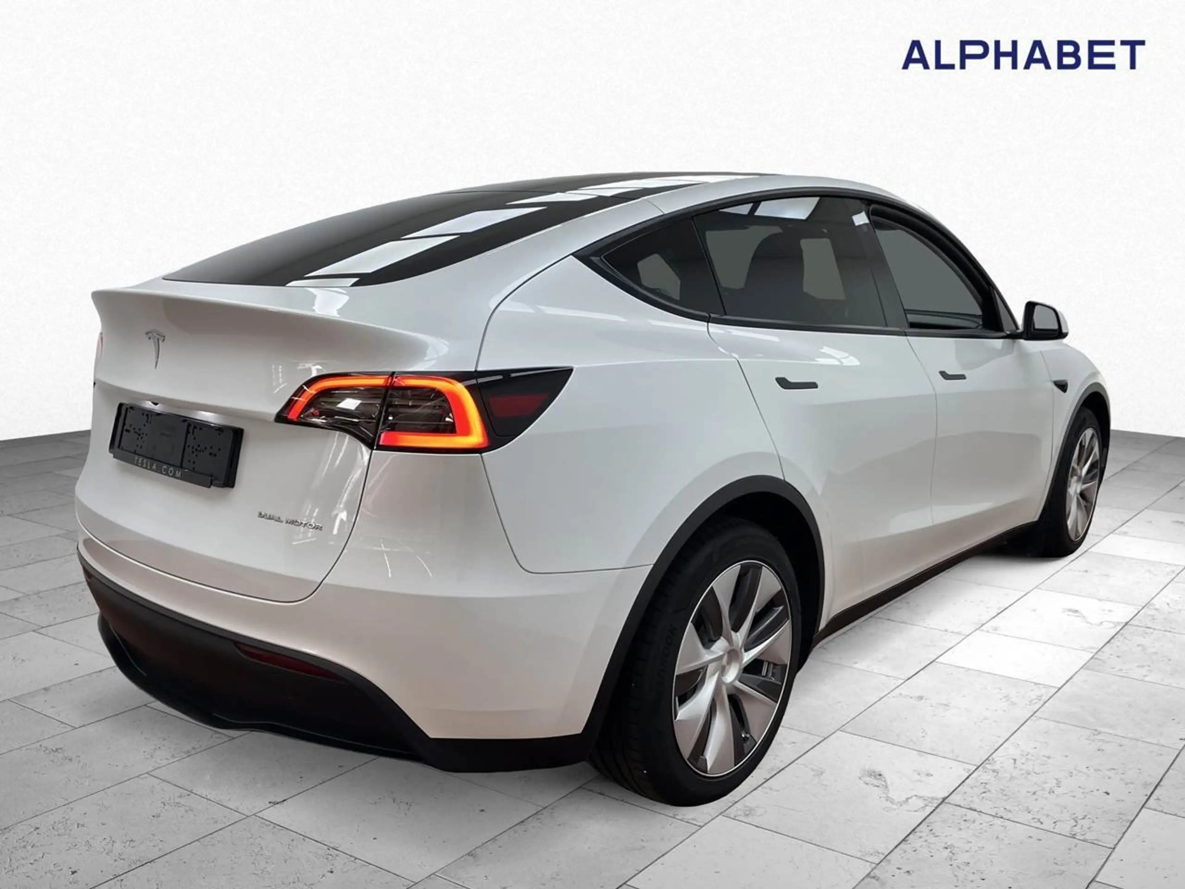 Tesla Model Y Dual Maximale Reichweite Dual AWD Pano — photo 2