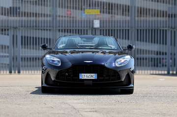 Volante 4.0 V8 auto