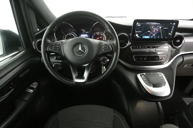 Mercedes-Benz Eqv view 2