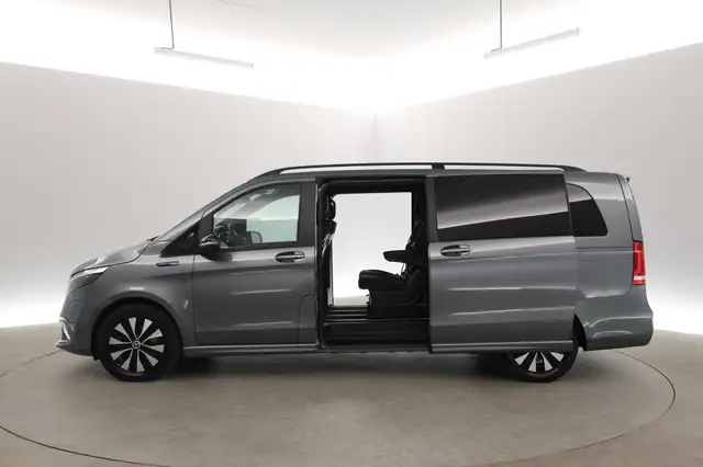 Mercedes-Benz Eqv view 4