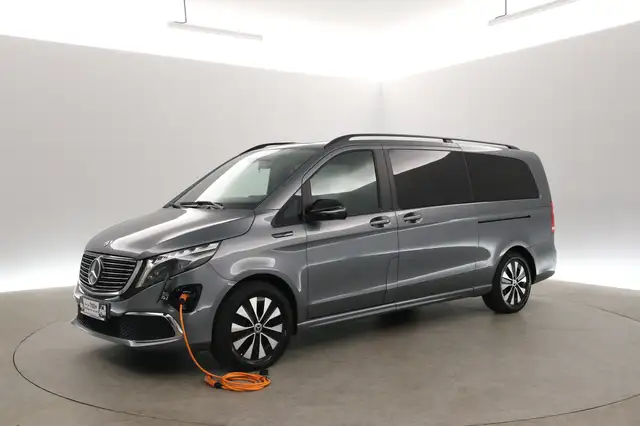 Mercedes-Benz Eqv view 12