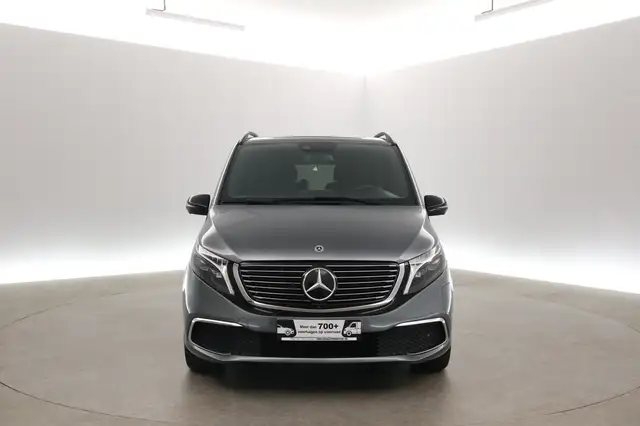 Mercedes-Benz Eqv view 11