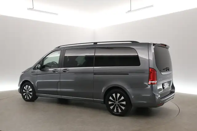 Mercedes-Benz Eqv view 8
