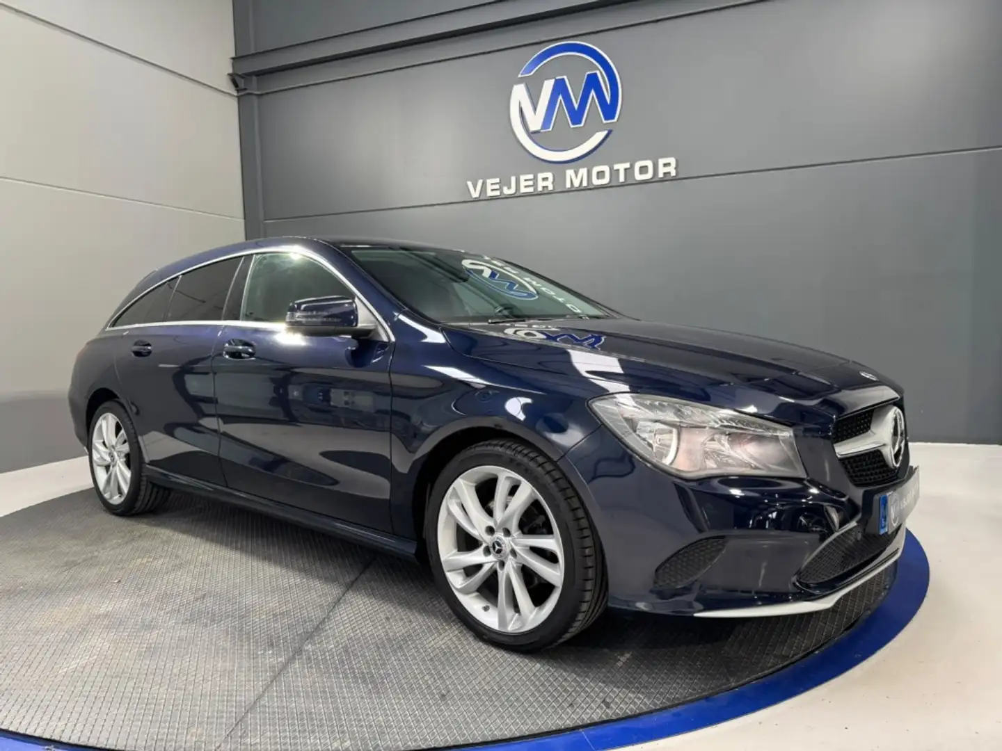Mercedes-Benz CLA 200 Shooting Brake 200d Azul - 1