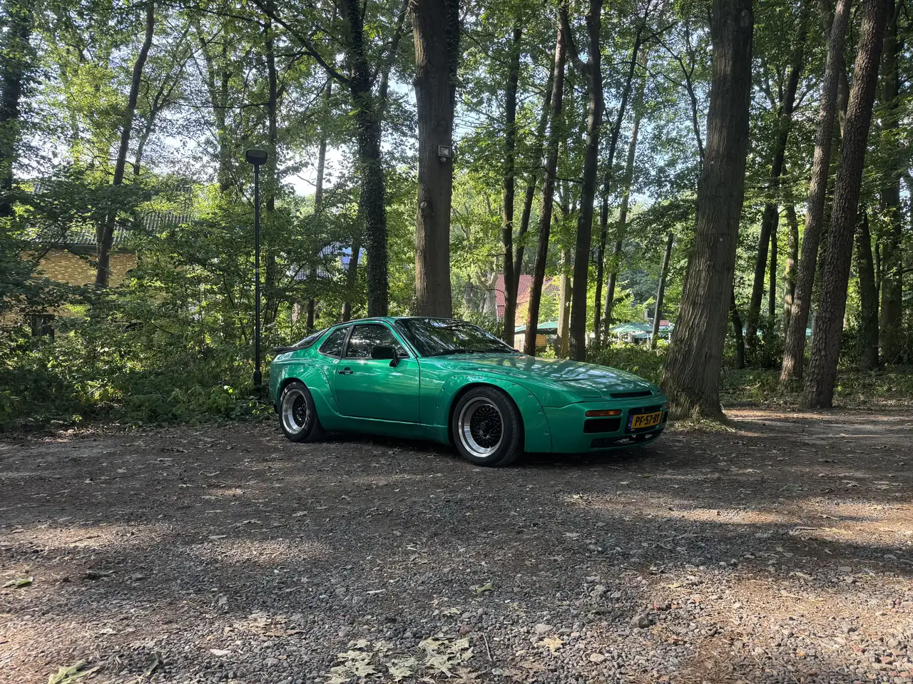 Porsche 944 Turbo, foto 2
