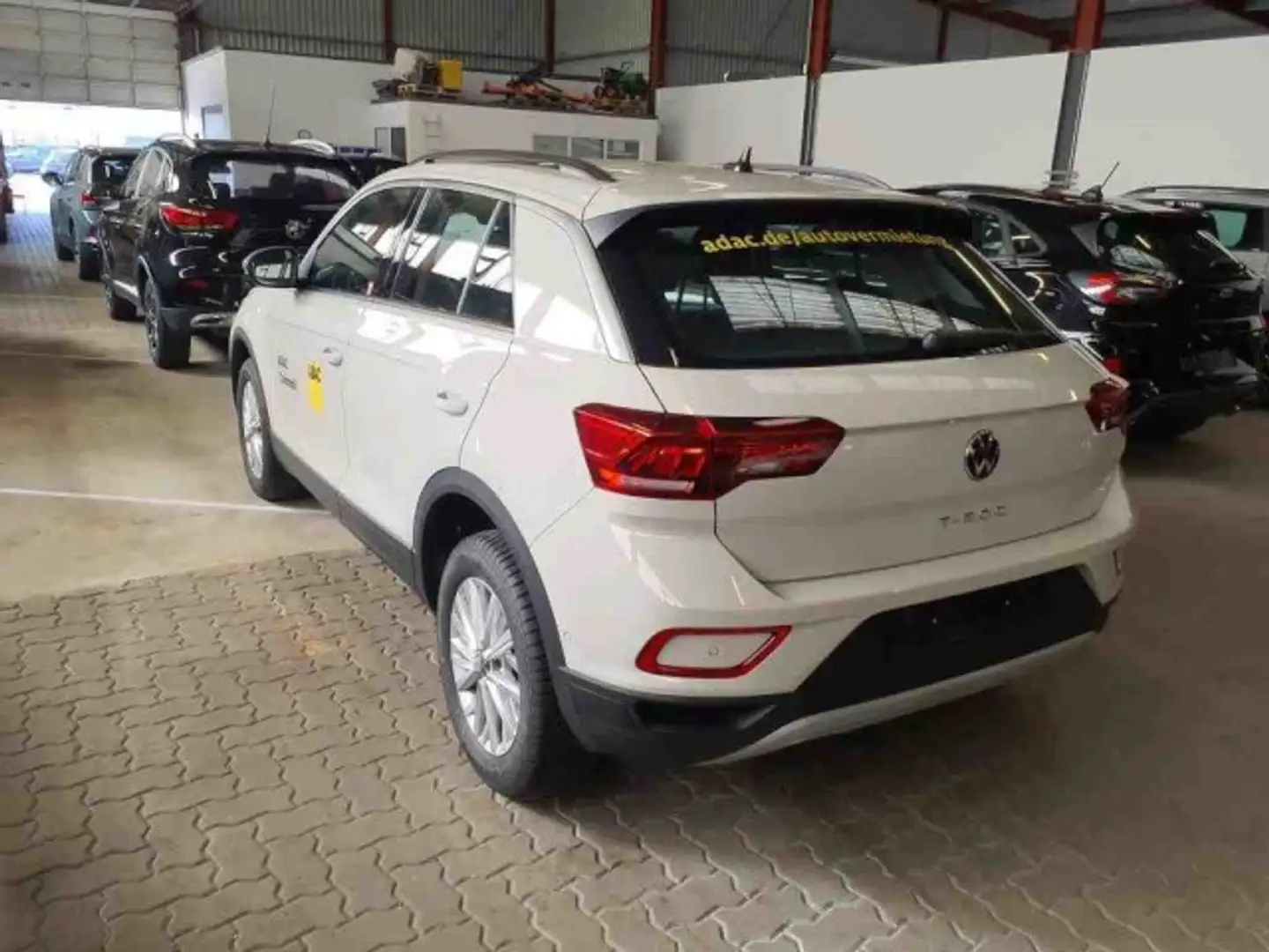 Volkswagen T-Roc 1.5 TSI DSG Life (Navi,AHK,APP,SH,PDC) Klima Navi Gris - 2