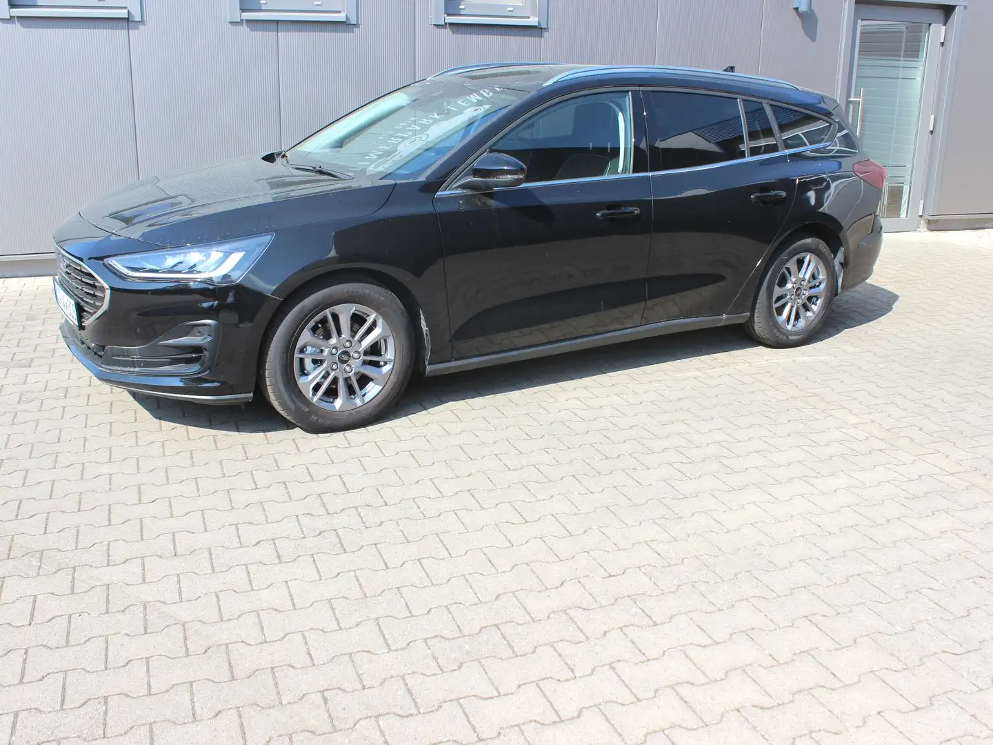 Ford Focus Titanium X 1,5 EcoBlue Schwarz - 2