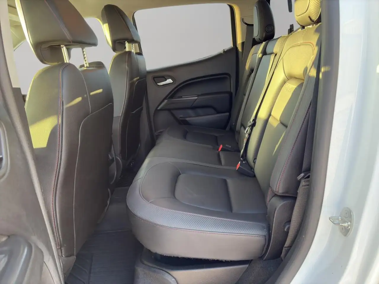 GMC Canyon photo GMC Canyon